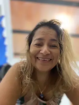 Chatroom XXX en direct de Jlo_69