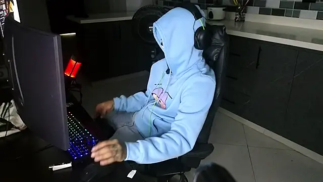 Webkamerová show miaandstv