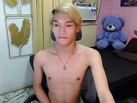 urasian_john18 Pertunjukan Webcam