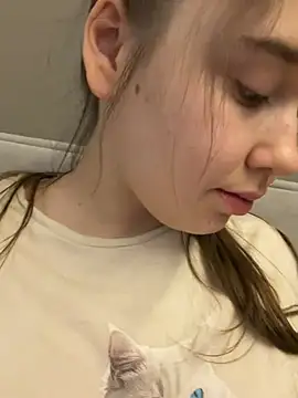 HornyGirlH Show Webcam