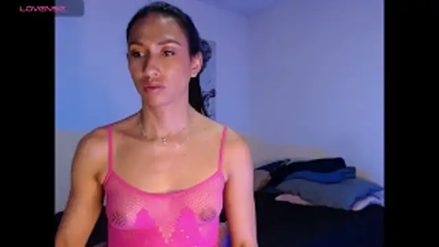 Chat +18 de Corina_Ts ao vivo