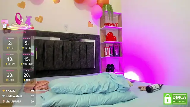 Nicol_TransGirl Show in webcam