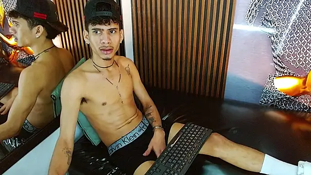 Skinny_cute_Alyer 在線直播表演