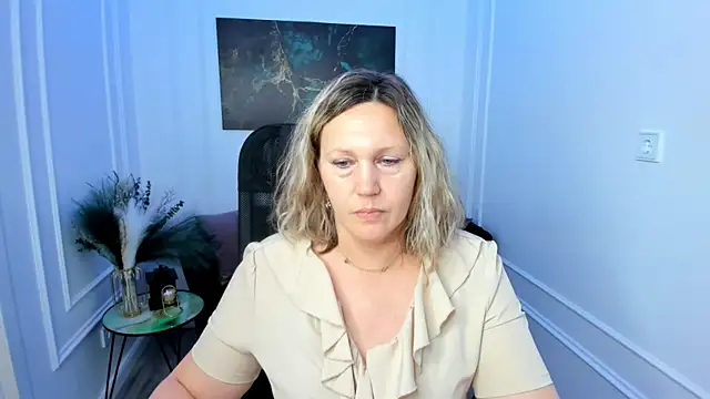 NinaStarle live XXX chat