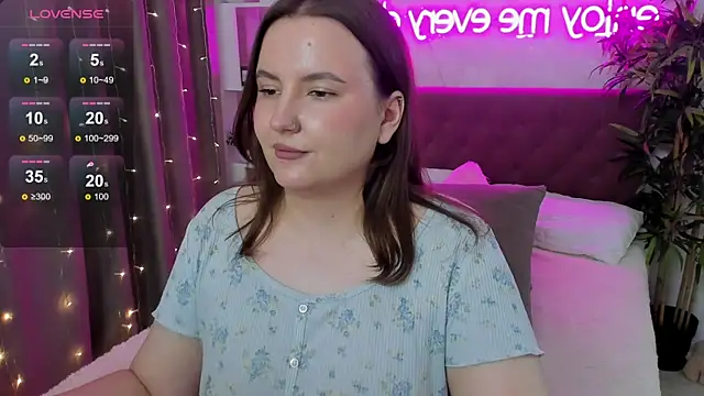 FeralPeach's Live XXX Chat