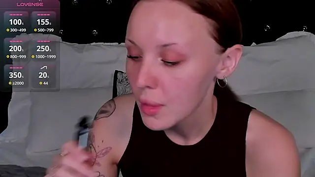 LianaFord's Live XXX Chat