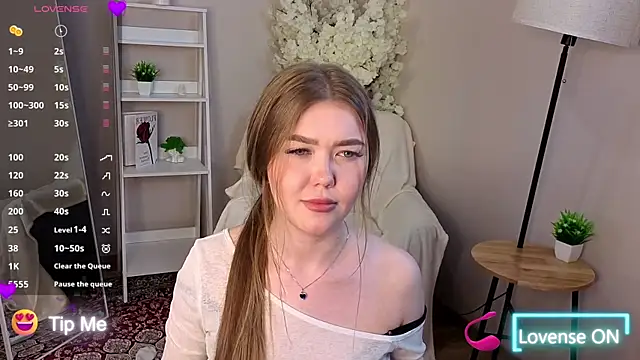 BlondeLina Live XXX-Chat