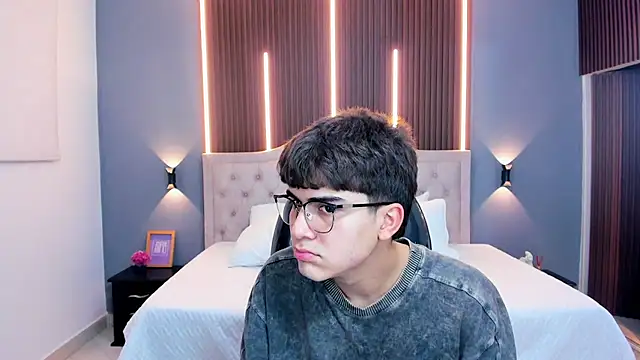 Tommy18__ Live XXX-Chat