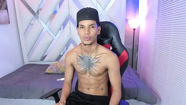 kai_storm77 Webcam Show
