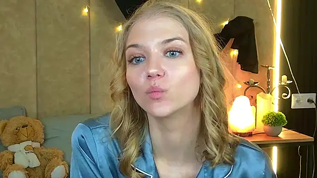 4example_Chloe Live XXX Chat