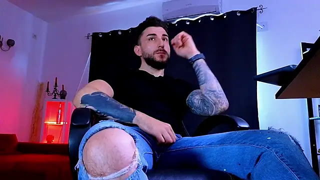 MightyAaron66 Show Webcam