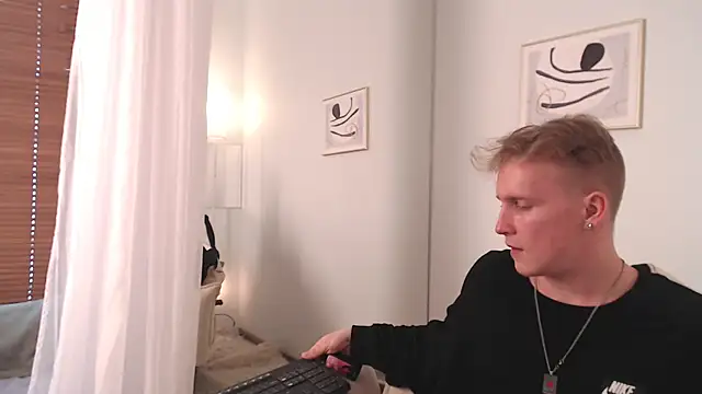 AlexxSweet élő XXX-chatje
