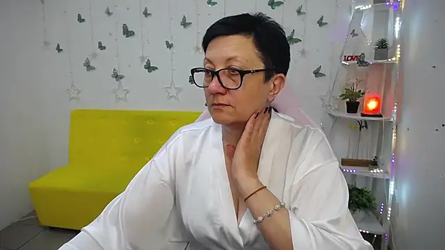 EmilyL0ve Chat XXX live