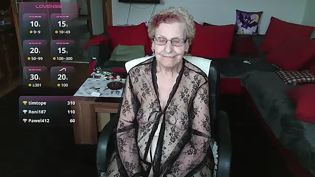 HeisseomaOriginal Chat XXX live