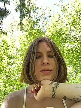 Živý XXX chat JessieeFlirty