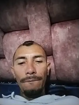 Chat +18 de Danielcora ao vivo