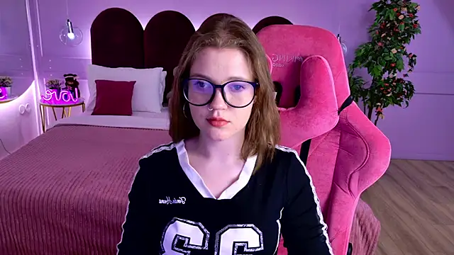AlmaSound Adlı Modelin Canlı XXX Sohbeti