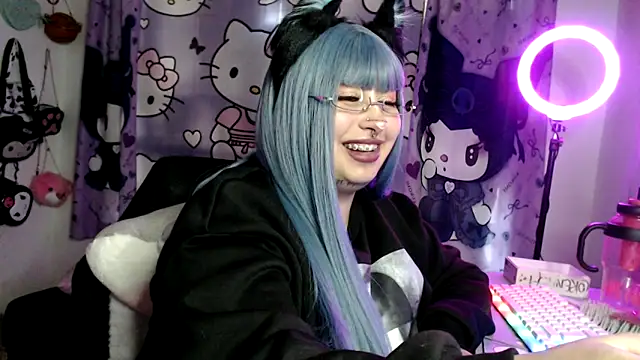 Chat +18 de lussyevans24 ao vivo