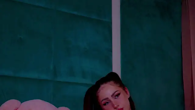 LucyLextonXn Live XXX chat