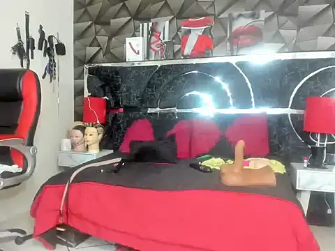 dulce_luna_small's Live XXX Chat
