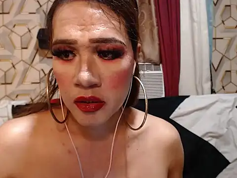 tshugecumxxx webcam show