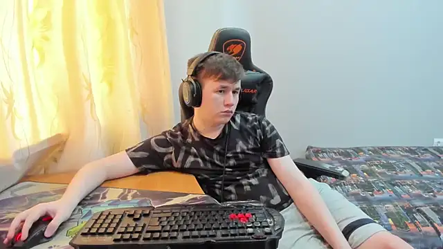 Show modela iliaskrislove na web-kameri