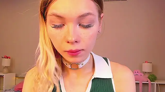 Blondy_Fina 在線直播表演