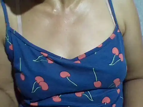 Show modela PinayZaira na web-kameri
