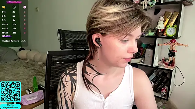 MadalynNosel's Live XXX Chat