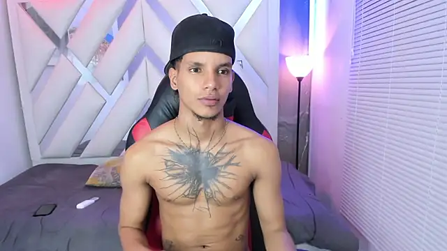 XXX chat uživo modela kai_storm77