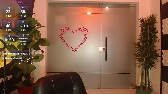 MelodyBlazze's Live XXX Chat