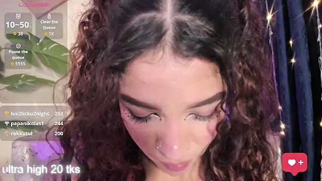 Онлайн чат XXX evelyn__rose1