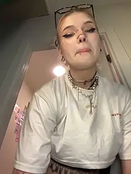 DriveThruCiri's Live XXX Chat