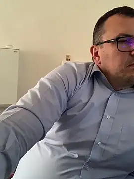 Mike8523 在線直播表演