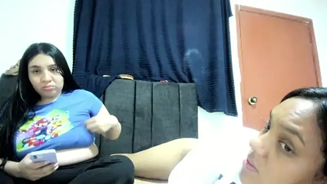 EmmaHole_ live XXX chat