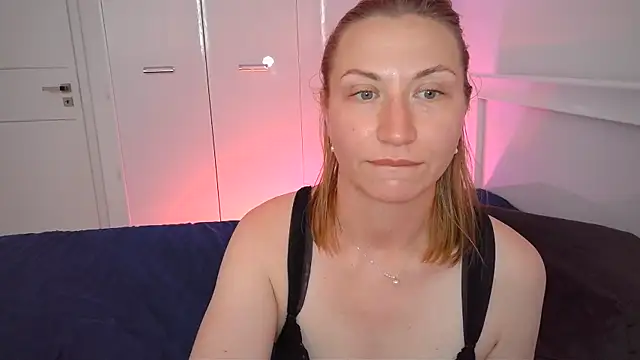 Miss-Crystal Live XXX-Chat