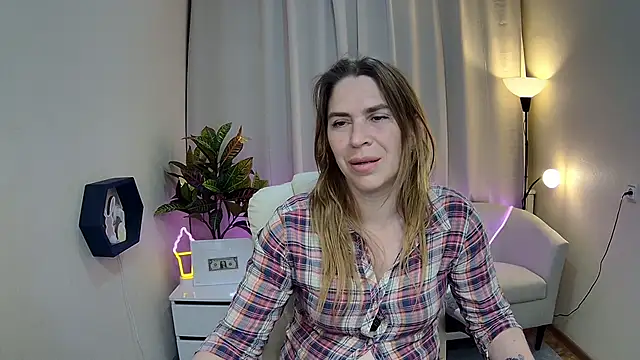 TessaDaybreak's Live XXX Chat