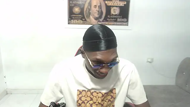 Chat +18 de black30cmdick ao vivo
