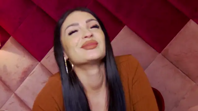 VictoriaLanes Adlı Modelin Canlı XXX Sohbeti