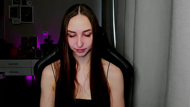 Sm0ly Adlı Modelin Canlı Sohbet Odası