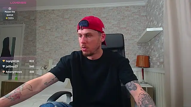 Онлайн чат XXX JonahShaw