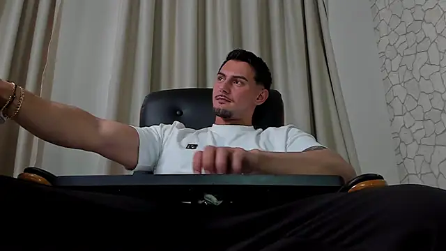 ClintMasters élő XXX-chatje