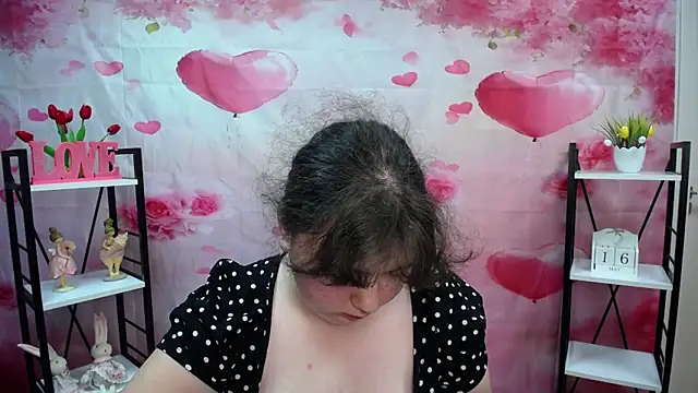 NeonilaLisova Adlı Modelin Canlı XXX Sohbeti