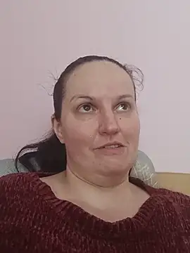BustyLadyAlma's Live XXX Chat