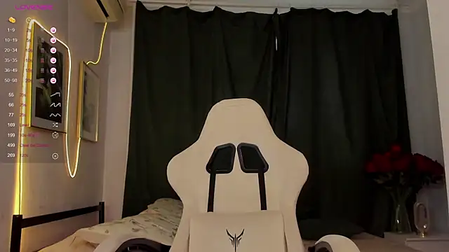 Fire_moth Chat XXX live
