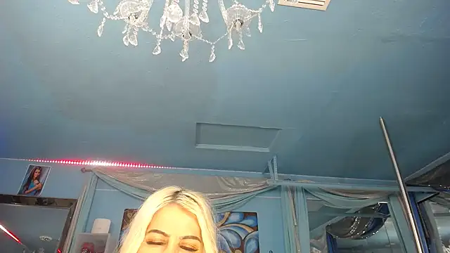 Živý XXX chat ADRIANNA_FOX
