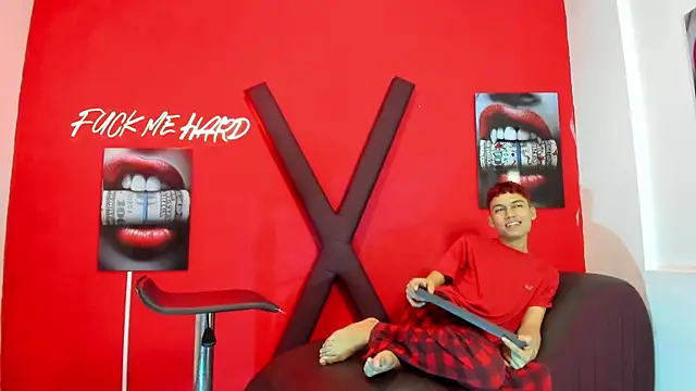 KING_LOVERS1's Live XXX Chat