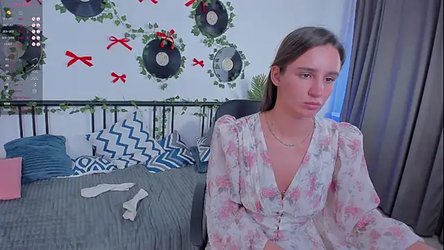 NicoleWells22 Live XXX-Chat