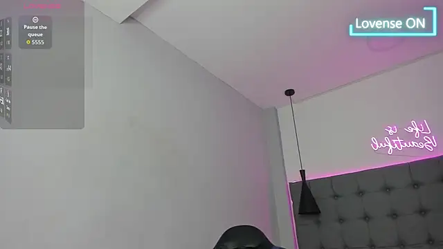 scarletcherry18's Live XXX Chat