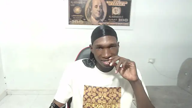 Chatroom XXX en direct de black30cmdick
